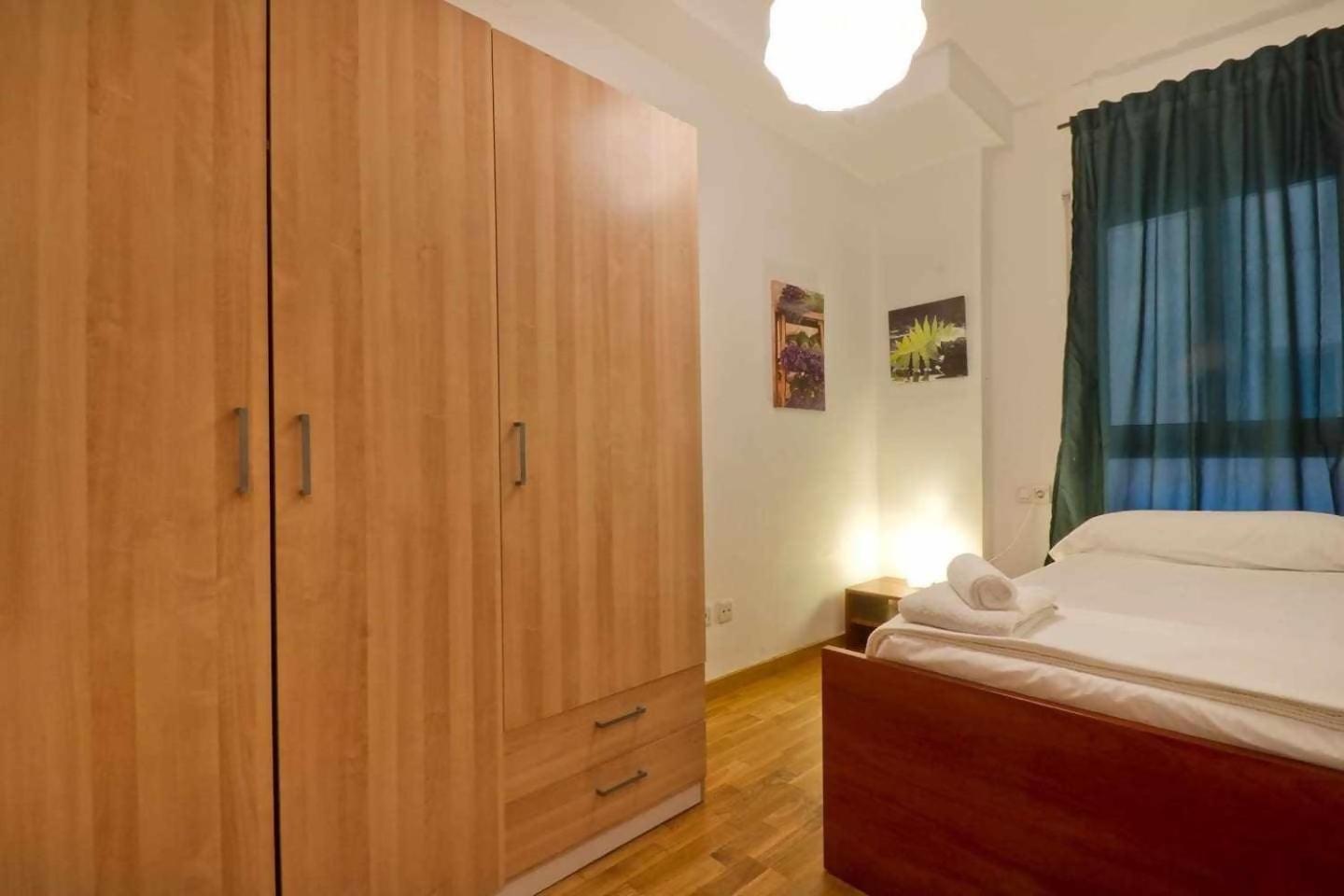 Comfortable 4 2bath W Balcony Apartment Barcelona
