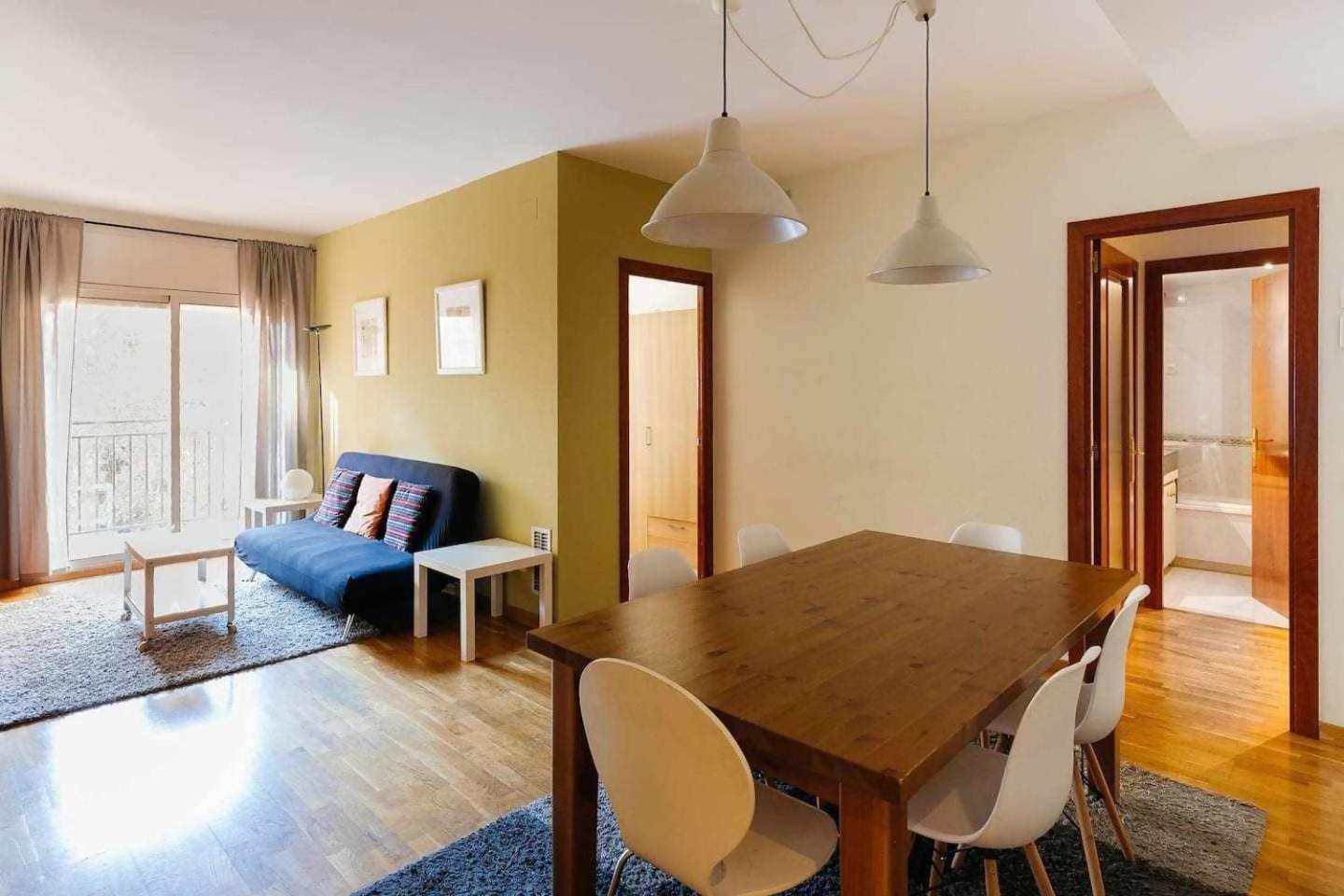 Apartment Comfortable 4 2bath W Balcony Barcelona