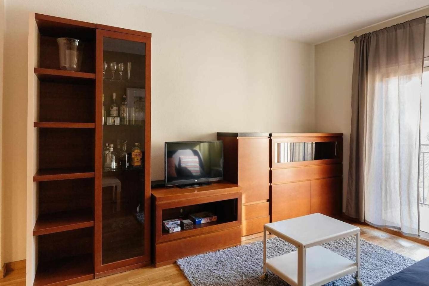 Comfortable 4 2bath W Balcony Apartment Barcelona