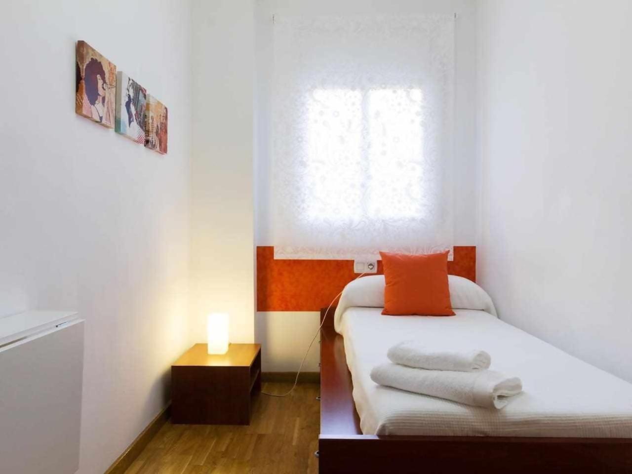 Apartment Comfortable 4 2bath W Balcony Barcelona